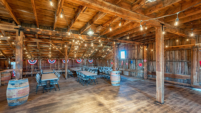 Dining Dance Floor Gold Creek Barn Venue